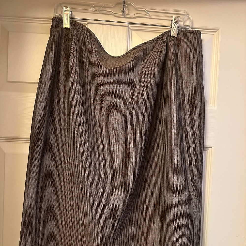 Le Suit || Brown w/ Small Black Designs || Suit: Blazer & Midi Skirt || Size 16